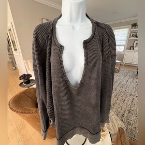 We The Free thermal oversized long sleeved top. Size Medium gray color